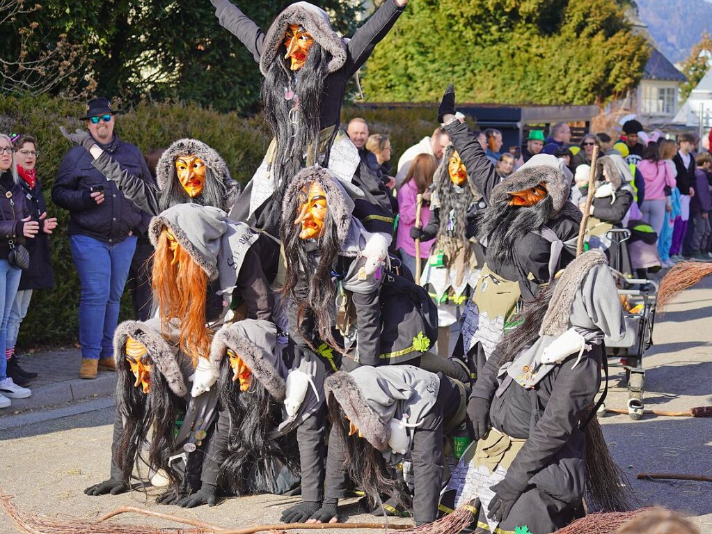 Mit einem groen Umzug hat Kirchzartens Hllenzunft ihr 90. Jubilum gefeiert.