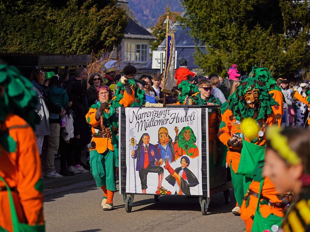 Mit einem groen Umzug hat Kirchzartens Hllenzunft ihr 90. Jubilum gefeiert.