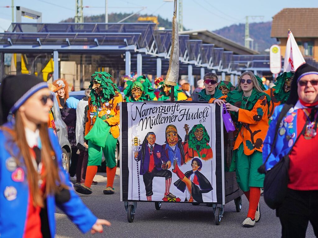 Mit einem groen Umzug hat Kirchzartens Hllenzunft ihr 90. Jubilum gefeiert.