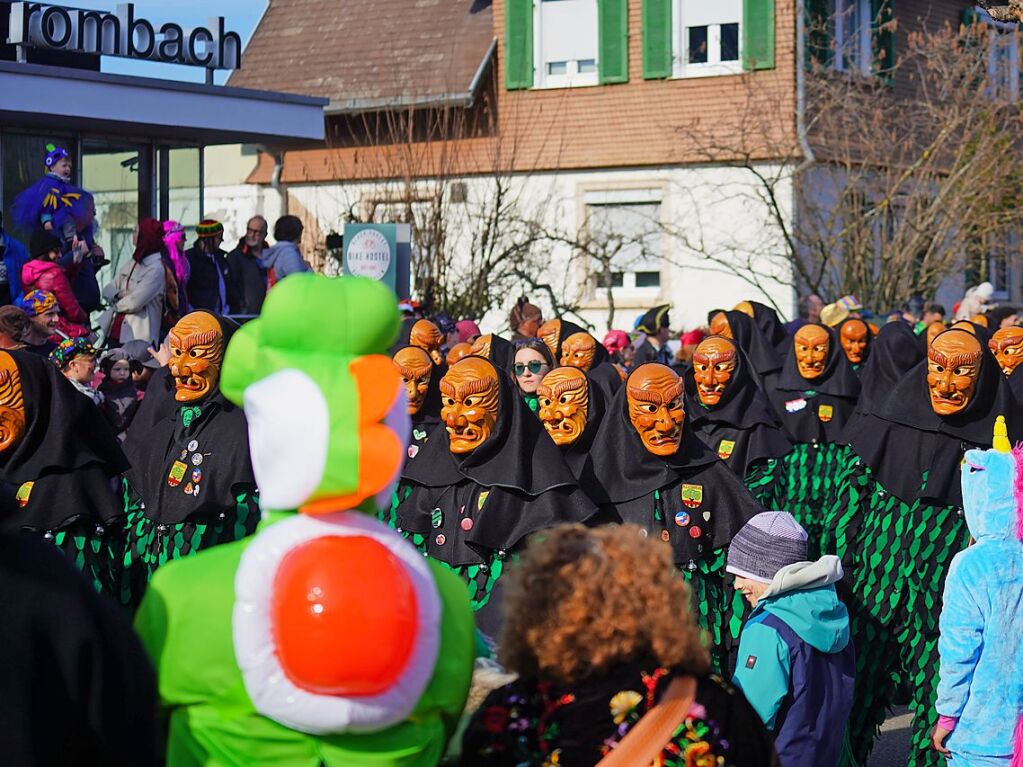 Mit einem groen Umzug hat Kirchzartens Hllenzunft ihr 90. Jubilum gefeiert.