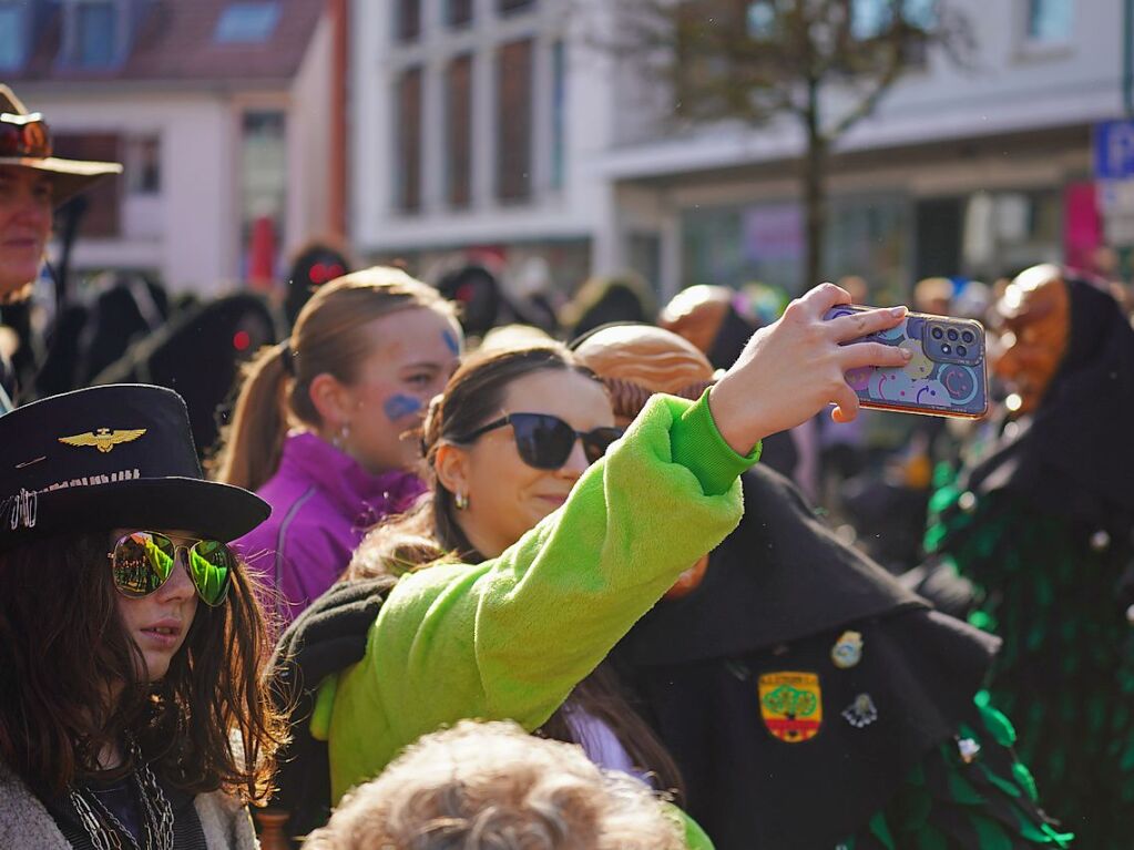 Mit einem groen Umzug hat Kirchzartens Hllenzunft ihr 90. Jubilum gefeiert.