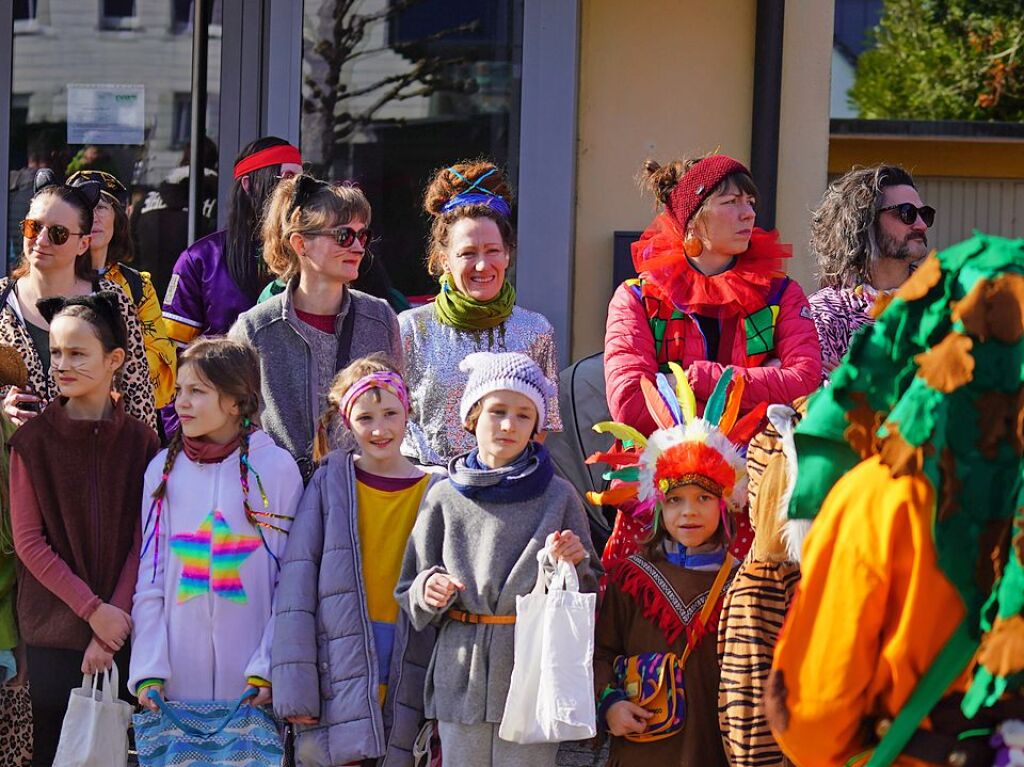 Mit einem groen Umzug hat Kirchzartens Hllenzunft ihr 90. Jubilum gefeiert.