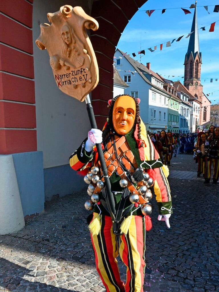 Bestes Wetter, beste Stimmung: Der Umzug in der Emmendinger Innenstadt mit 85 Gruppen