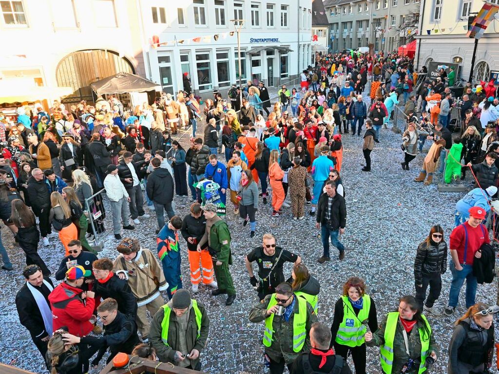 Bestes Wetter, beste Stimmung: Der Umzug in der Emmendinger Innenstadt mit 85 Gruppen