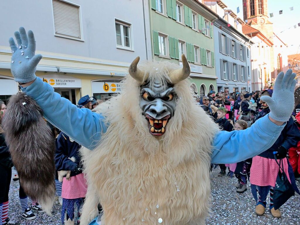 Bestes Wetter, beste Stimmung: Der Umzug in der Emmendinger Innenstadt mit 85 Gruppen