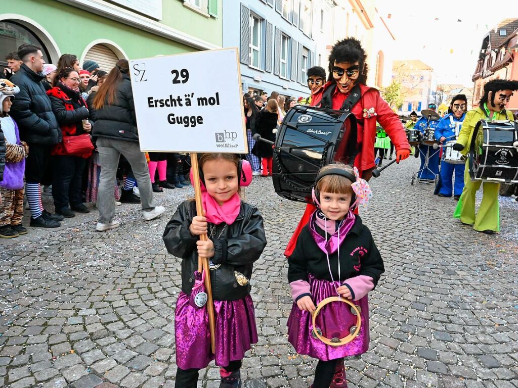 Bestes Wetter, beste Stimmung: Der Umzug in der Emmendinger Innenstadt mit 85 Gruppen