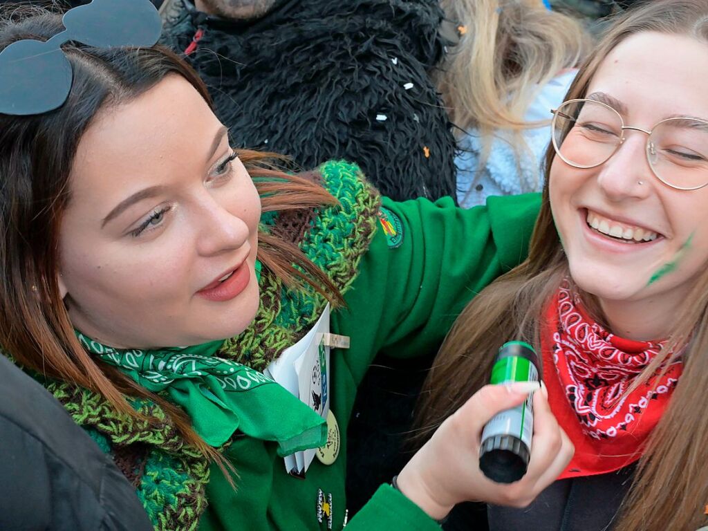 Bestes Wetter, beste Stimmung: Der Umzug in der Emmendinger Innenstadt mit 85 Gruppen