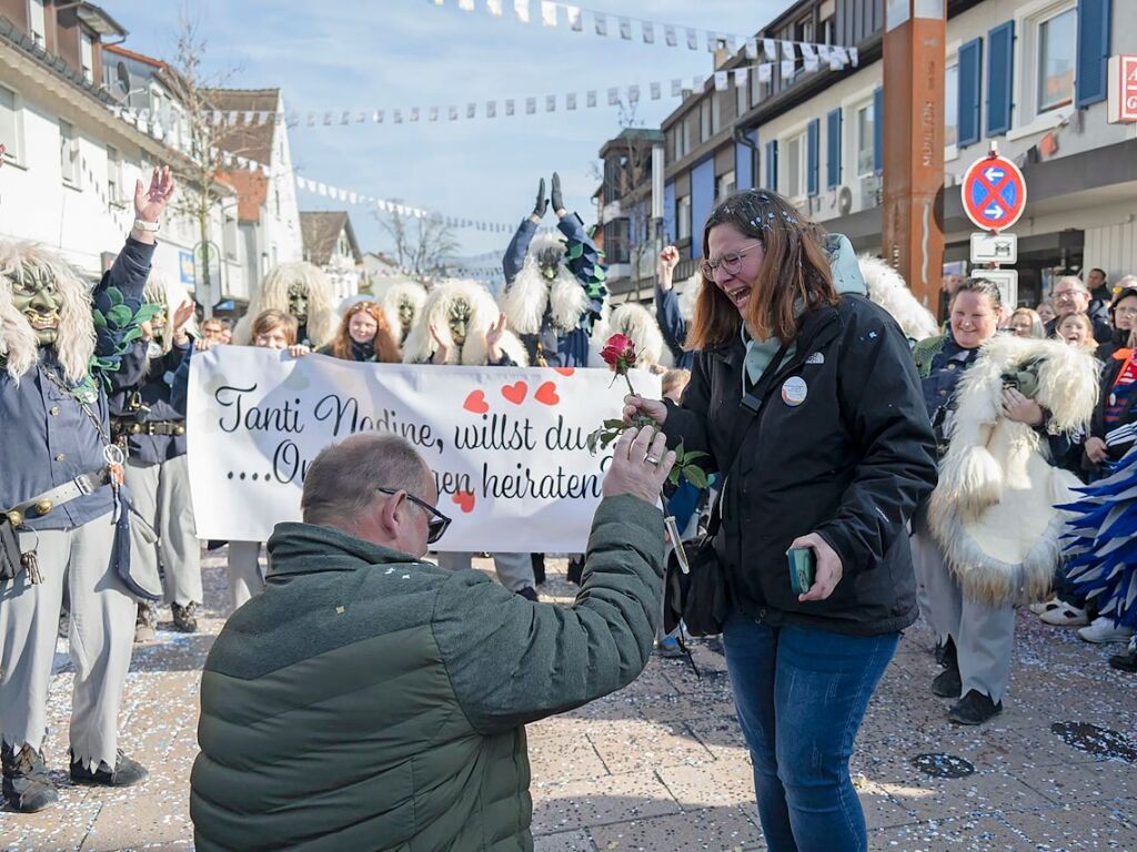 Top-Stimmung beim Neuenburger Umzug am Fasnetsunndig 2025