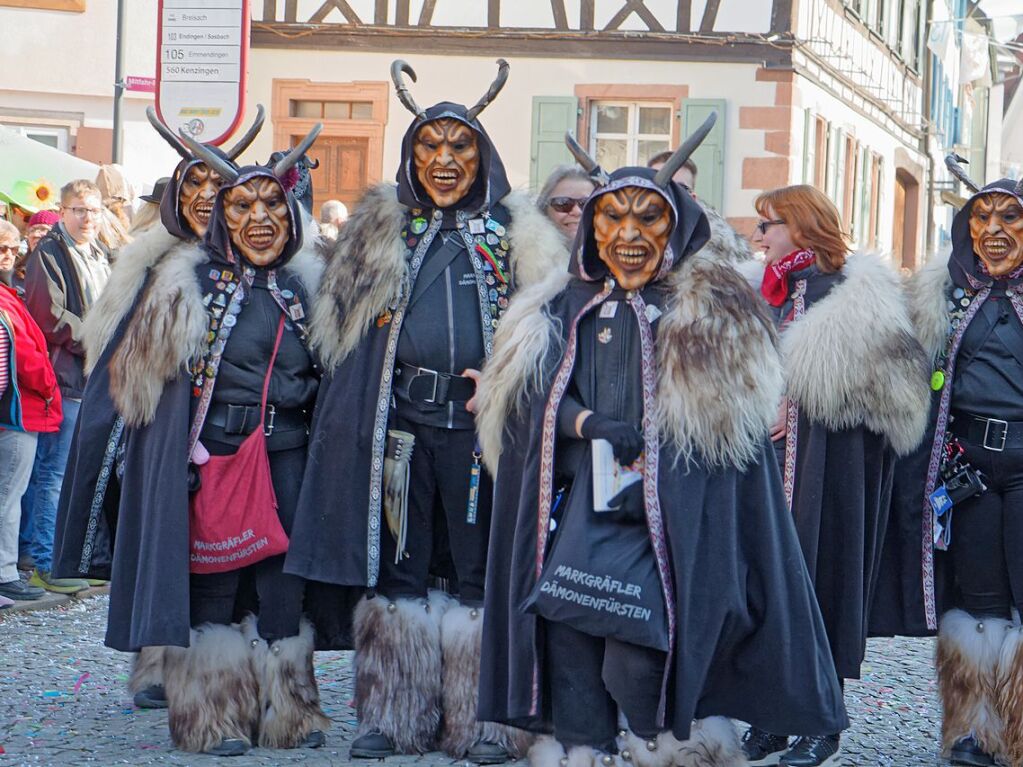 Jubilumsumzug zu 75 Jahre Narrenvereinigung Lustige 13 in Riegel: Markgrfler Dmonenfrsten