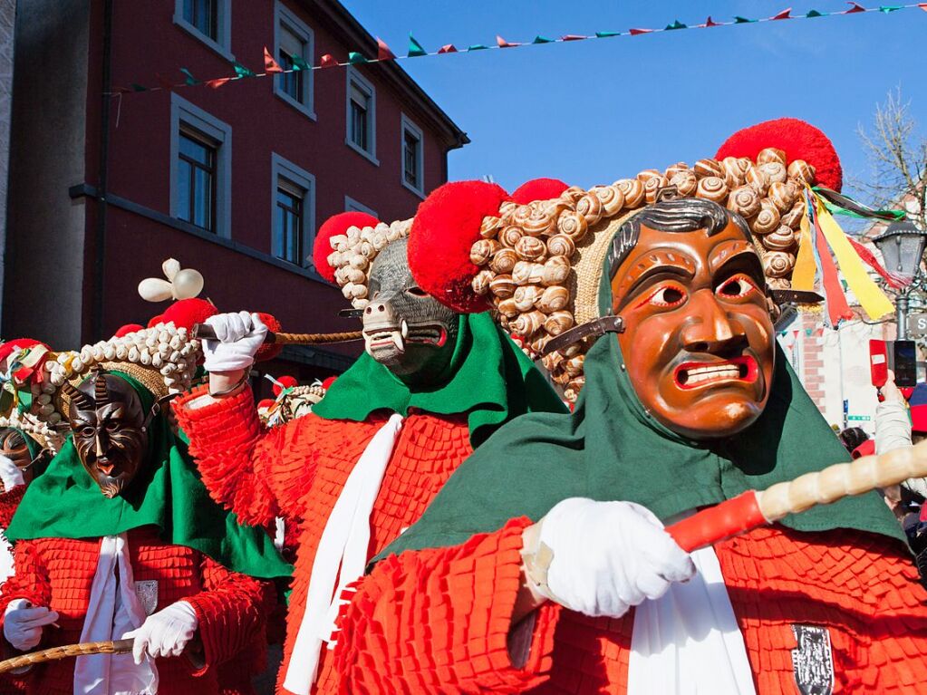 Bei schnstem Wetter feierten am Sonntag in Elzach sowohl die vielen Hundert Schuttig als auch die Zuschauer die Fasnet.