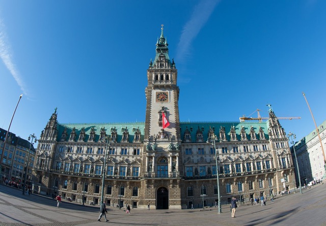 FDP und BSW ziehen nicht in die B&uuml;rgerschaft im Rathaus ein.  | Foto: Daniel Reinhardt/dpa