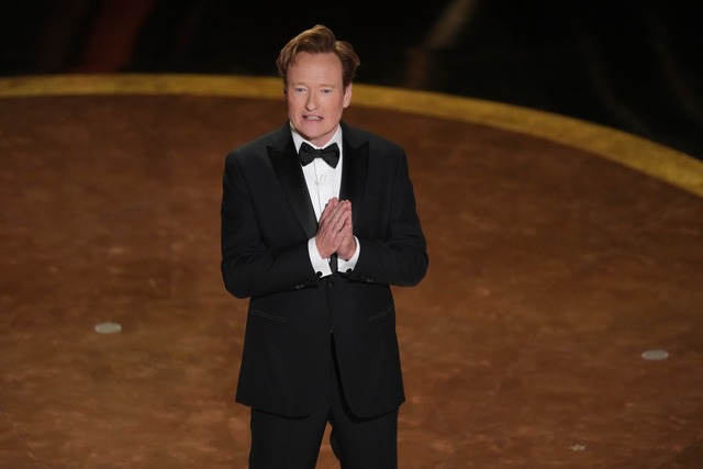 Erstmals moderierte US-Comedian Conan O'Brien.  | Foto: Chris Pizzello/Invision/AP/dpa