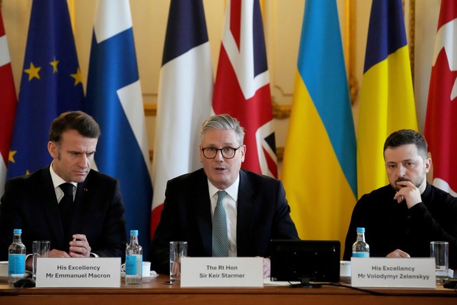 Westliche Staats- und Regierungschefs ...ndon zu einem Ukraine-Gipfel zusammen.  | Foto: Christophe Ena/Pool AP/dpa