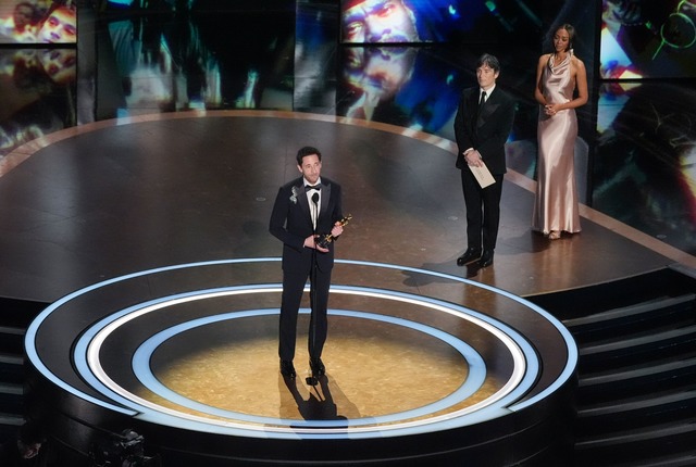 Adrien Brody bedankte sich ausf&uuml;hrlich auf der Oscar-B&uuml;hne.  | Foto: Chris Pizzello/Invision/AP/dpa