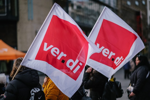 Die Gewerkschaft Verdi plant f&uuml;r ... bundesweite Warnstreiks. (Archivbild)  | Foto: Ole Spata/dpa