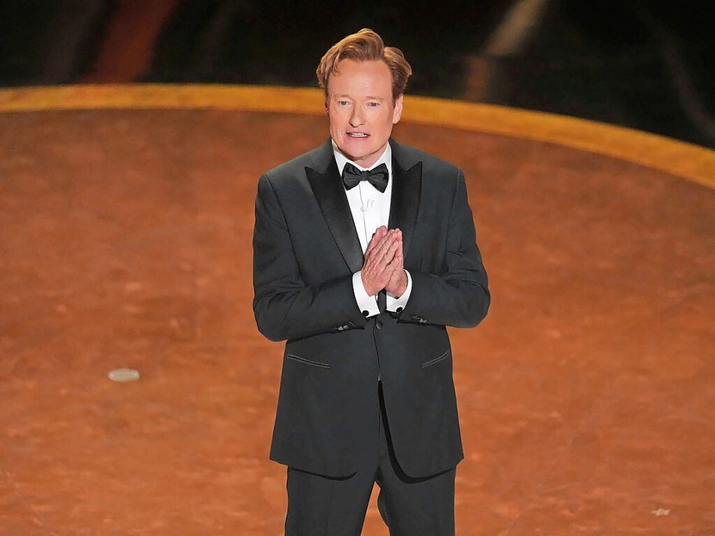 Moderator Conan O'Brien spricht whrend der Oscar-Verleihung im Dolby Theatre in Los Angeles.