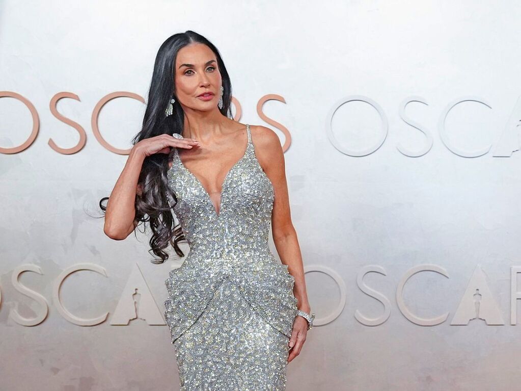 Demi Moore kommt zur 97. Oscar-Verleihung im Dolby Theatre in Los Angeles.