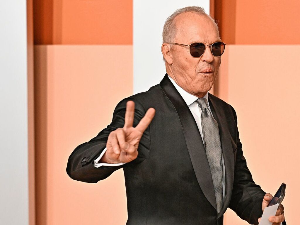 Michael Keaton kommt zur Vanity Fair Oscar Party im Wallis Annenberg Center.