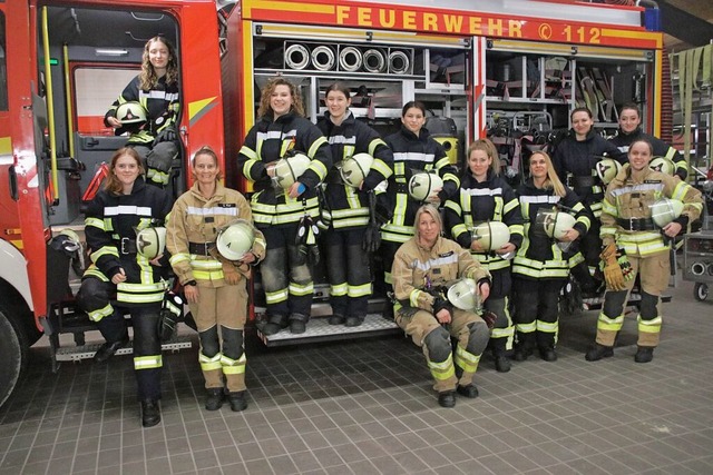 Frauen sind bei den Freiwilligen Feuer...der Raumschaft Jestetten-Dettighofen.   | Foto: Gerald Edinger