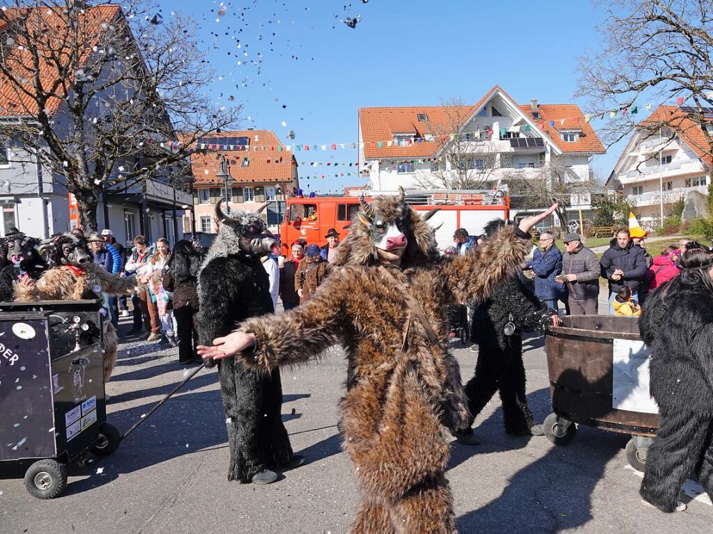 Bunt, laut und frhlich war der Rosenmndigsumzug in Grwihl.