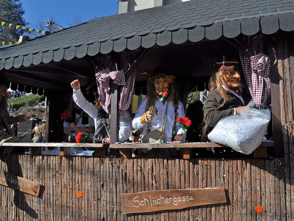 Besser geht’s kaum: Bim Rosenmontagsumzug in Todtnau passten Wetter, Stimmung und Wagen.