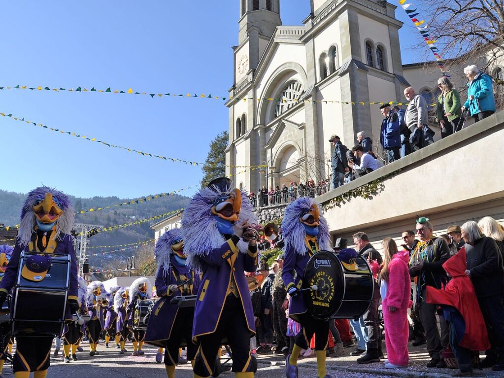 Besser geht’s kaum: Bim Rosenmontagsumzug in Todtnau passten Wetter, Stimmung und Wagen.