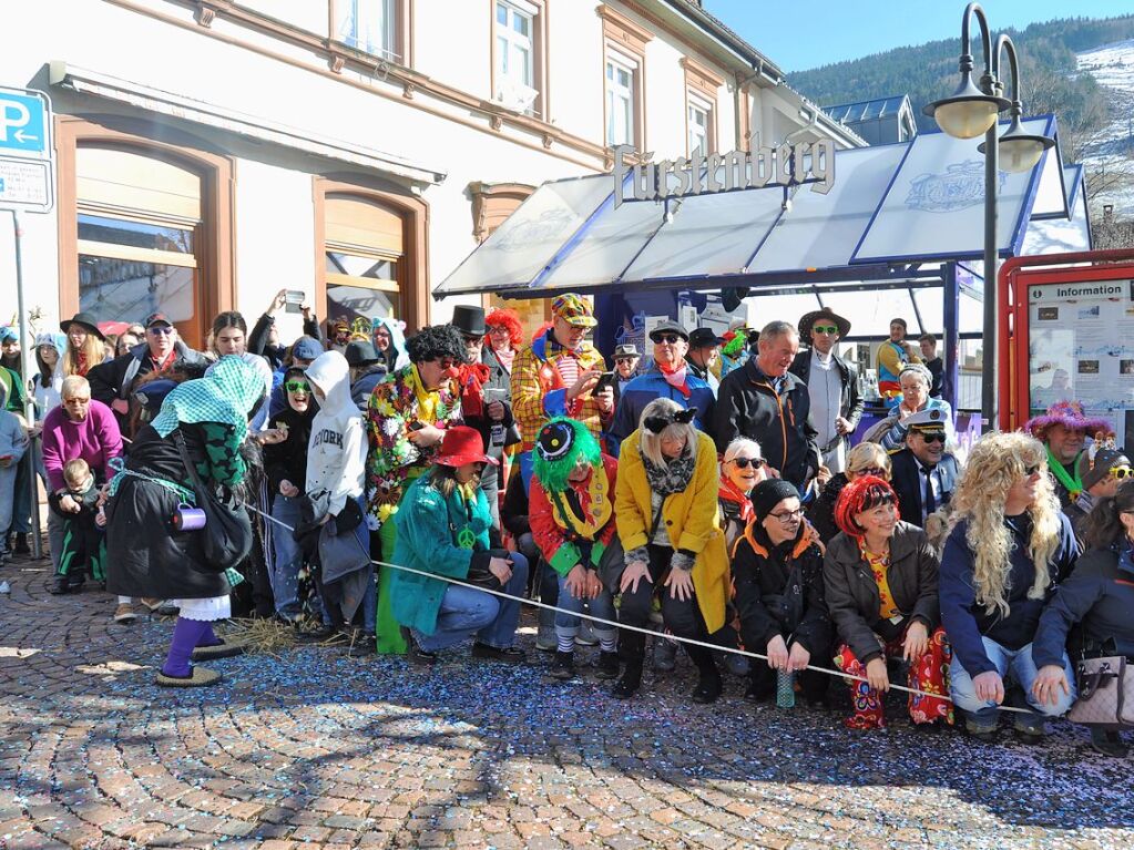 Besser geht’s kaum: Bim Rosenmontagsumzug in Todtnau passten Wetter, Stimmung und Wagen.