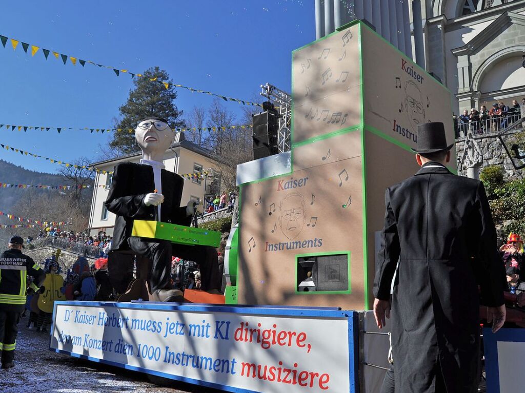 Besser geht’s kaum: Bim Rosenmontagsumzug in Todtnau passten Wetter, Stimmung und Wagen.