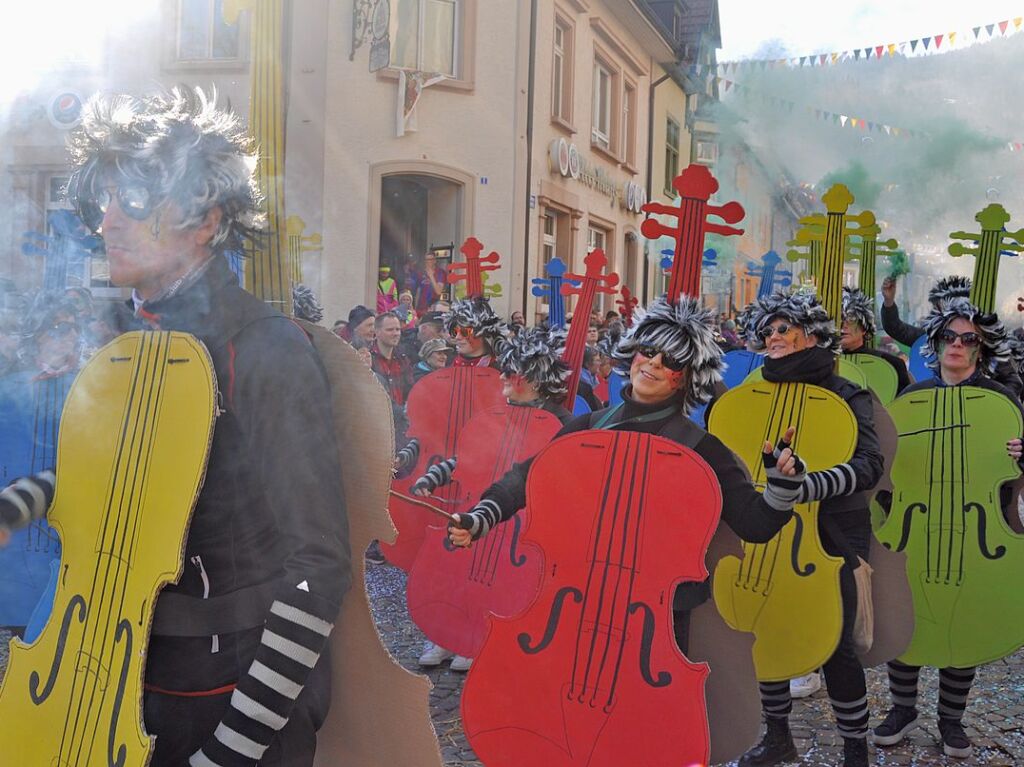 Besser geht’s kaum: Bim Rosenmontagsumzug in Todtnau passten Wetter, Stimmung und Wagen.