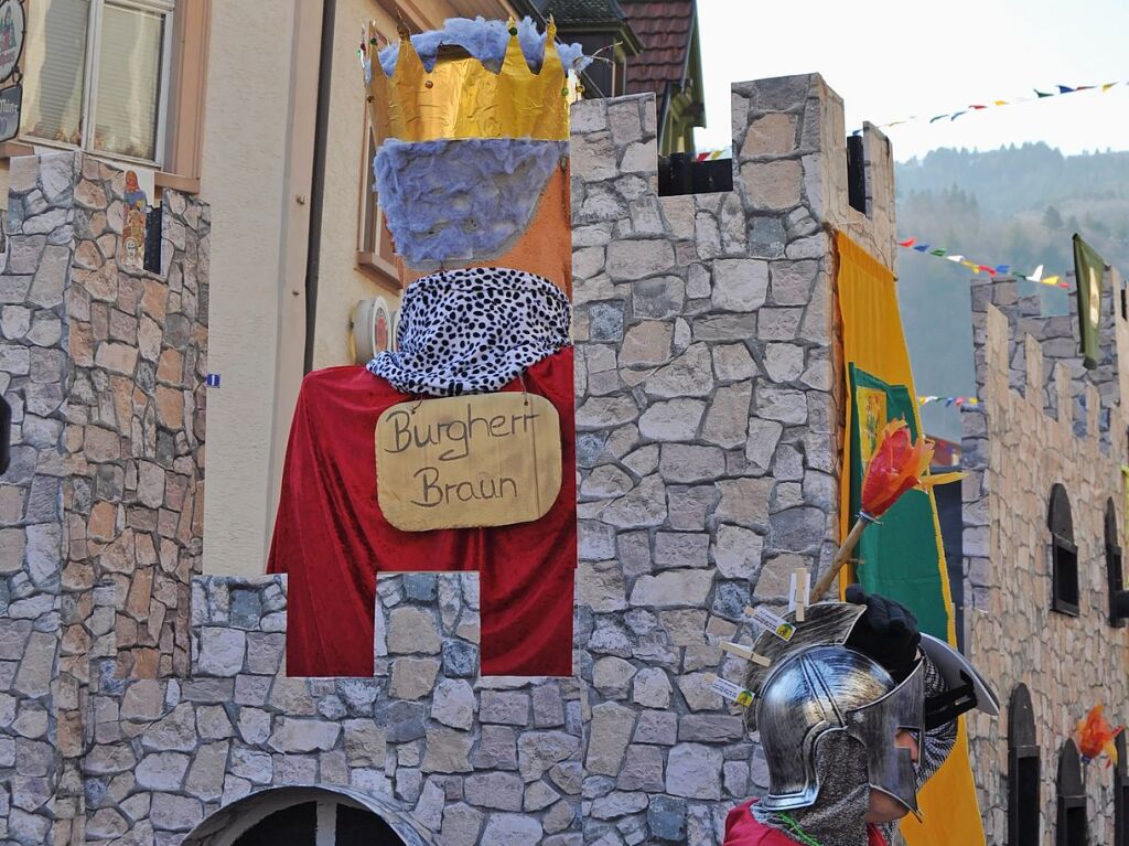 Besser geht’s kaum: Bim Rosenmontagsumzug in Todtnau passten Wetter, Stimmung und Wagen.