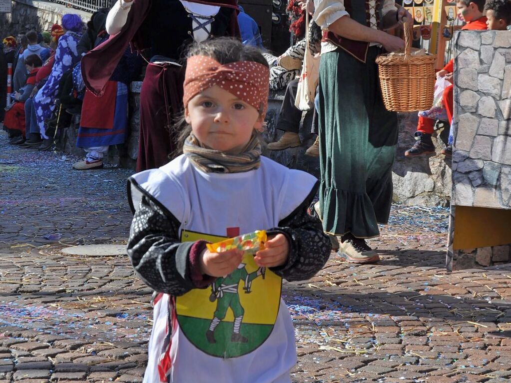 Besser geht’s kaum: Bim Rosenmontagsumzug in Todtnau passten Wetter, Stimmung und Wagen.