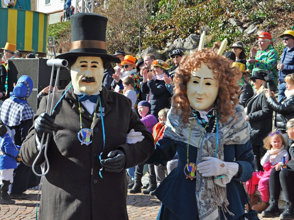 Besser geht’s kaum: Bim Rosenmontagsumzug in Todtnau passten Wetter, Stimmung und Wagen.