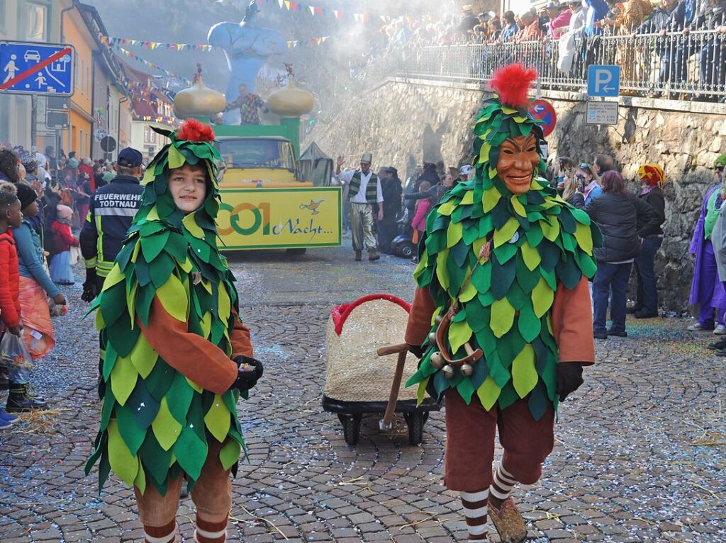 Besser geht’s kaum: Bim Rosenmontagsumzug in Todtnau passten Wetter, Stimmung und Wagen.