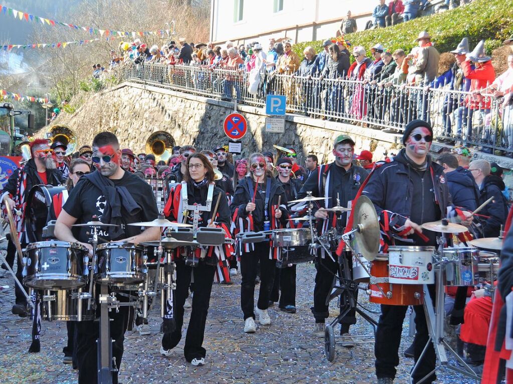 Besser geht’s kaum: Bim Rosenmontagsumzug in Todtnau passten Wetter, Stimmung und Wagen.