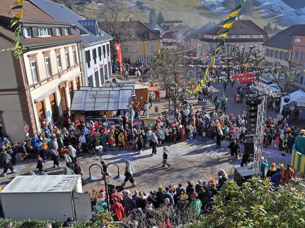 Besser geht’s kaum: Bim Rosenmontagsumzug in Todtnau passten Wetter, Stimmung und Wagen.