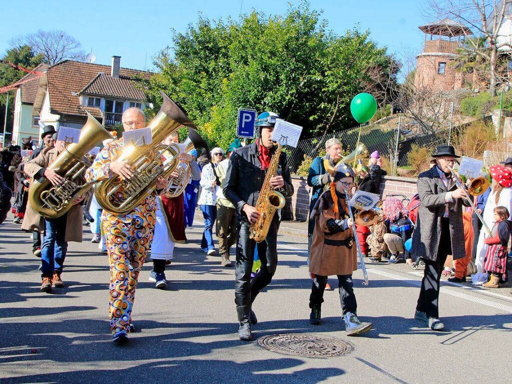 Nrrisches Treiben auf den Straen Oberweiers am Rosenmontag