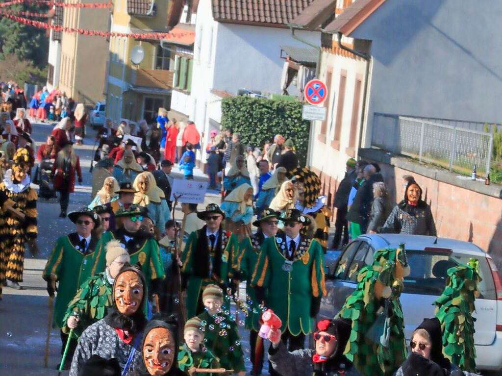 Nrrisches Treiben auf den Straen Oberweiers am Rosenmontag