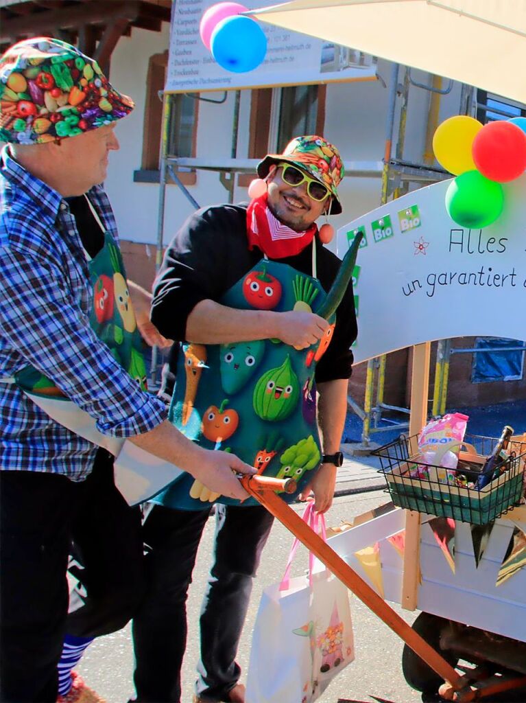 Nrrisches Treiben auf den Straen Oberweiers am Rosenmontag