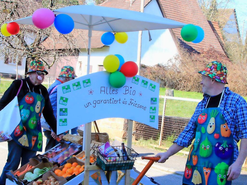 Nrrisches Treiben auf den Straen Oberweiers am Rosenmontag