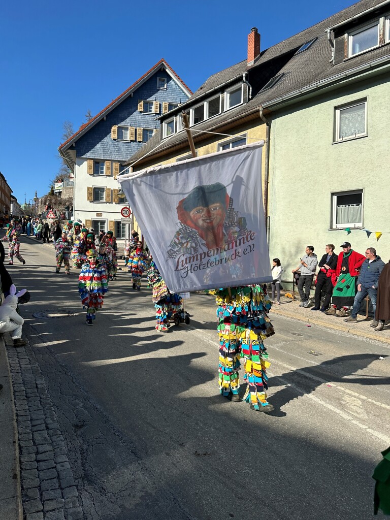 Am Fasnet-Mndig waren in Neustadt die Narren los.