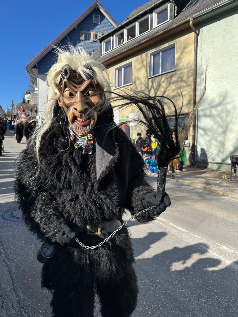 Am Fasnet-Mndig waren in Neustadt die Narren los.