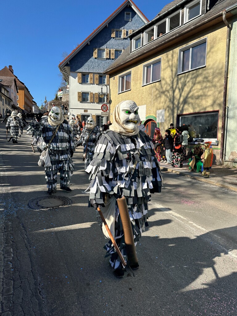 Am Fasnet-Mndig waren in Neustadt die Narren los.