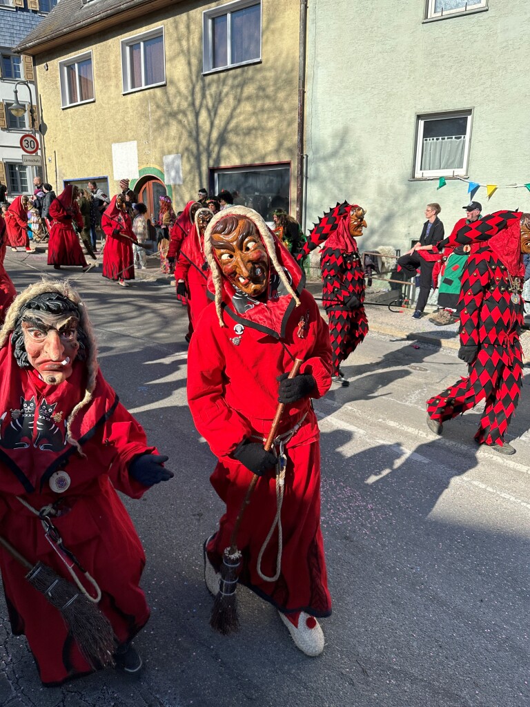 Am Fasnet-Mndig waren in Neustadt die Narren los.