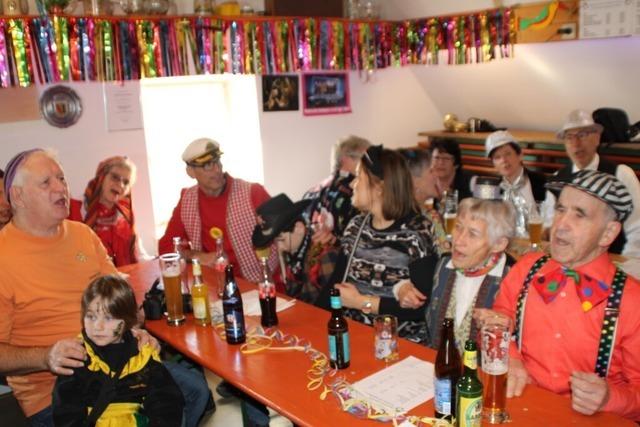 Rosenmontag in Inzlingen: Volles Haus beim Heringsessen der Aquarianer