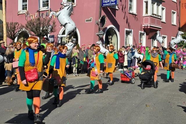 Fotos: Auf dem Rosenmontagsumzug in Lrrach bernehmen Kinderhelden die Macht