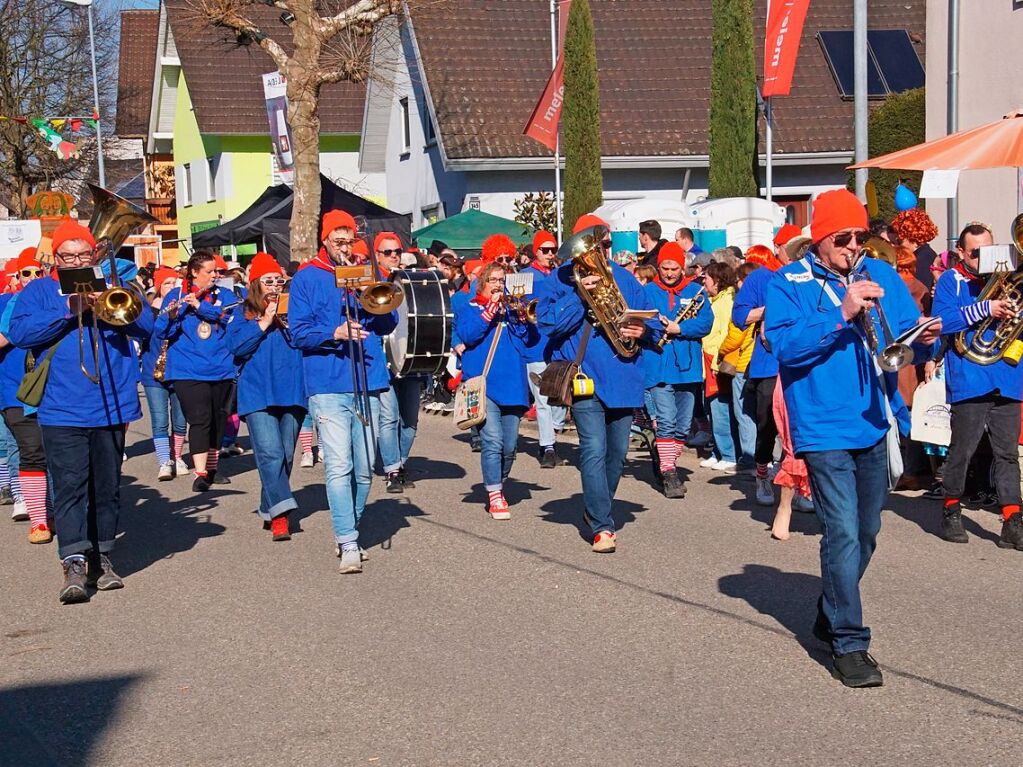 Der Musikverein Niederhausen machte den Anfang fr den groen Rosenmontagsumzug