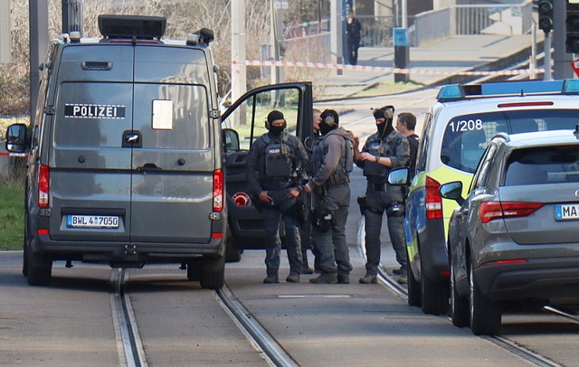 Nach dem Vorfall in Mannheim sagt unte...rem Heidelberg den Fastnachtsumzug ab.  | Foto: Rene Priebe/dpa