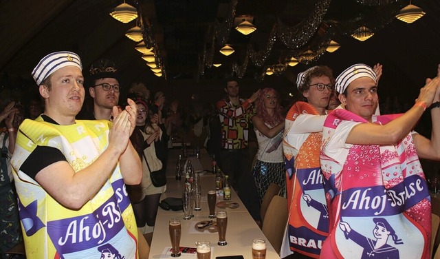 Brause und Bier vertrugen sich bestens beim Sportlerball in Eisenbach.  | Foto: Gert Brichta