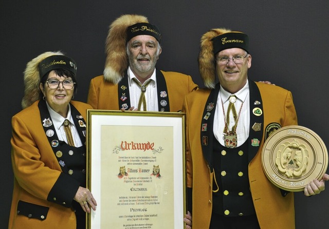 Anne Rosel Schwarz, Prsidentin der Sc...nnten Erznarr  Alfons Romey (rechts).   | Foto: Schwarzwlder Narrenvereinigung