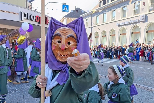 Einen solch&#8217; schnen Fasnachtsumzug gab es selten.  | Foto: Krug